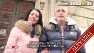 Genç kızı evlenme vaadiyle kandırıp sikiyor – İstanbulda geçen porno