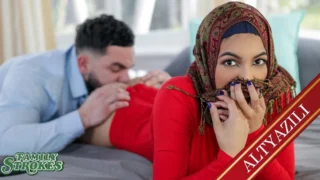 Azgın enişte baldızının külotlu çorabını parçalayarak sikiyor – Türk
