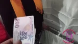 Üniversiteyi yeni kazanan genç sürtük odasında sikişmeye başladı